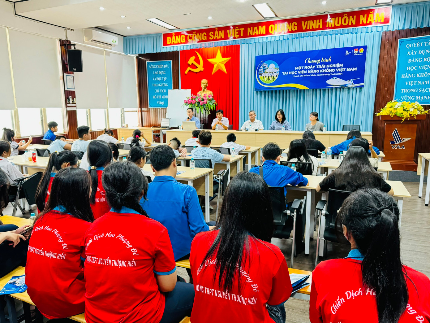 Chương trình tư vấn hướng nghiệp của Học viện Hàng không Việt Nam.