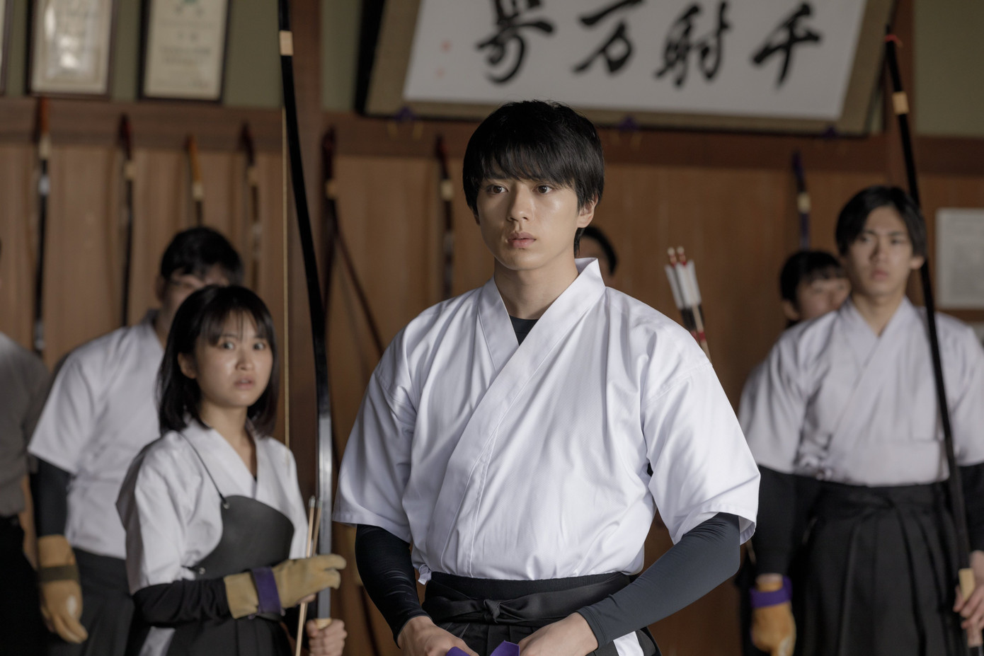 LHP Nhật Bản 2023 là dịp khán giả được gặp lại chàng "Thợ săn tiền thưởng Zoro" - Arata Mackenyu trong một nhân vật hoàn toàn khác.