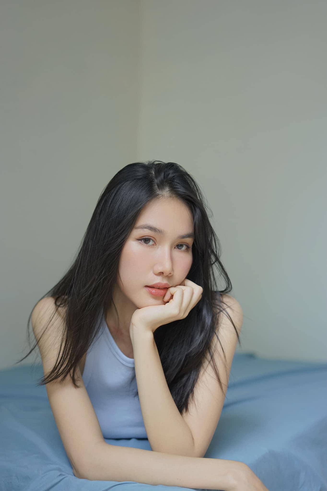 Á hậu Việt Nam 2020 cuốn hút các fans với gương mặt cực kỳ xinh đẹp, trong trẻo.