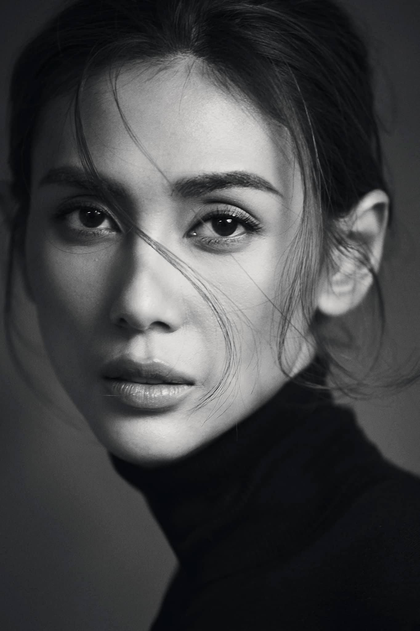 Á hậu, siêu mẫu Võ Hoàng Yến đẹp tựa minh tinh Hàn Quốc với bộ ảnh đen-trắng.