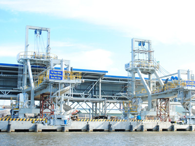 Công trường xây dựng Nhà máy đạm Cà Mau