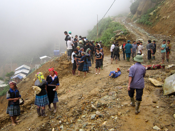 Vụ sạt lở khiến 20 người đến từ bản Trống Páo Sang, Trông Tông, Púng Luông, La Pán Tẩn… của xã La Pán Tẩn, huyện Mù Cang Chải bị vùi lấp