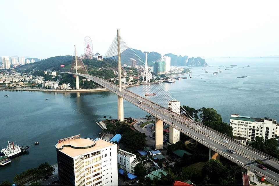 VSL Việt Nam chuyển giao công nghệ dây văng cho nhiều công trình cầu tại Việt Nam.