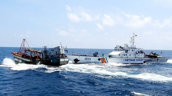 Nhiệm vụ trọng tâm trong thời gian tới là chấm dứt được tình trạng tàu cá vi phạm vùng biển nước ngoài. Nhiệm vụ trọng tâm trong thời gian tới là chấm dứt được tình trạng tàu cá vi phạm vùng biển nước ngoài.