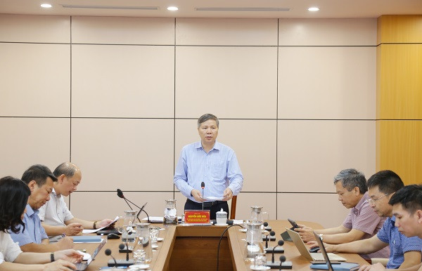 Ông Nguyễn Đức Hòa - Phó Tổng giám đốc BHXH Việt Nam đề nghị các đơn vị kiểm soát tốt chi phí khám chữa bệnh BHYT, tránh trường hợp lạm dụng. Ông Nguyễn Đức Hòa - Phó Tổng giám đốc BHXH Việt Nam đề nghị các đơn vị kiểm soát tốt chi phí khám chữa bệnh BHYT, tránh trường hợp lạm dụng.