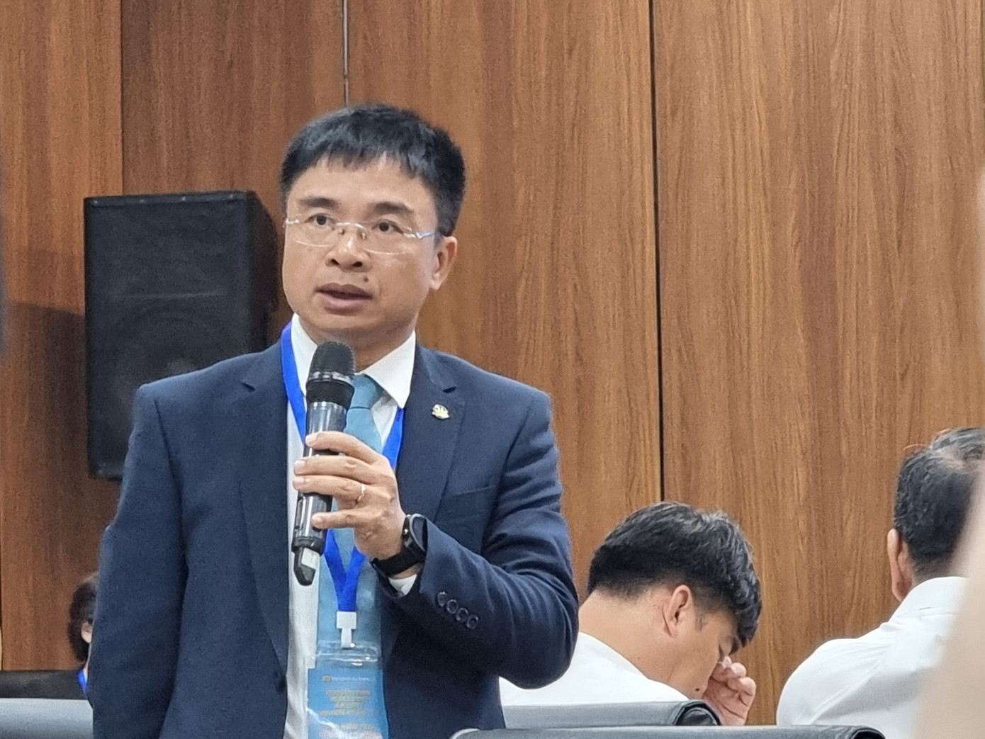 Ông Nguyễn Chiến Thắng - Phó Tổng Giám đốc Vietnam Airlines. Ông Nguyễn Chiến Thắng - Phó Tổng Giám đốc Vietnam Airlines.