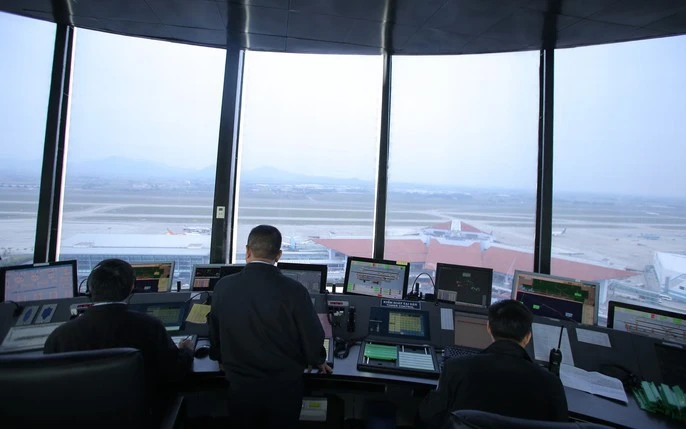 Kiểm soát không lưu đã bị đình chỉ sau khi vụ việc xảy ra. Kiểm soát không lưu đã bị đình chỉ sau khi vụ việc xảy ra.