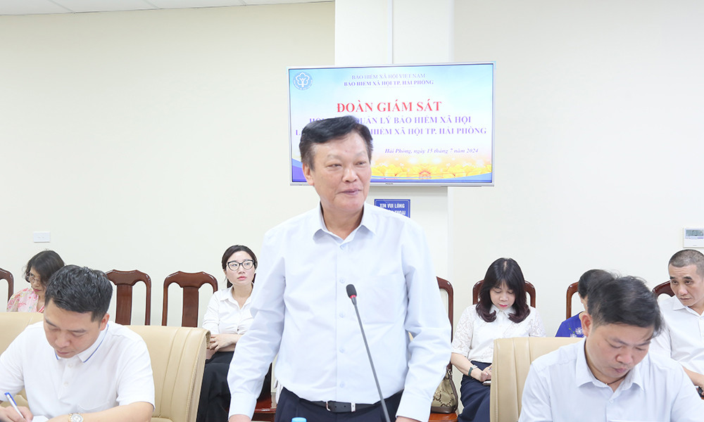 Thứ trưởng Bộ Nội vụ Nguyễn Duy Thăng phát biểu tại hội nghị.