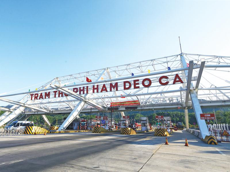 Dự án BOT Đèo Cả là một trong những dự án Bộ GTVT đề xuất "bơm" ngân sách để giải cứu. Dự án BOT Đèo Cả là một trong những dự án Bộ GTVT đề xuất "bơm" ngân sách để giải cứu.