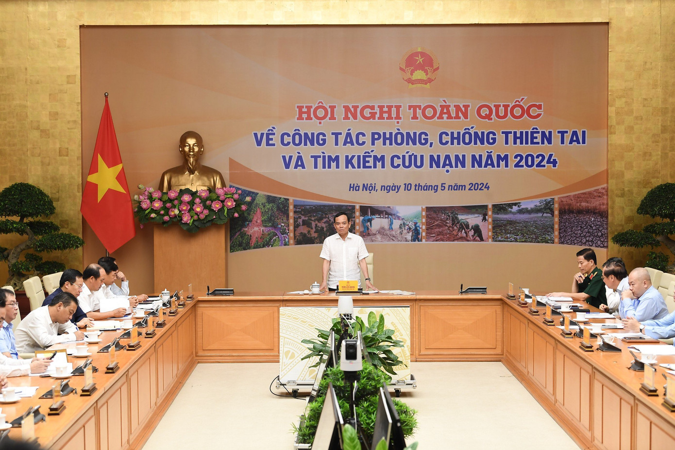 Hội nghị do Phó Thủ tướng Trần Lưu Quang chủ trì.