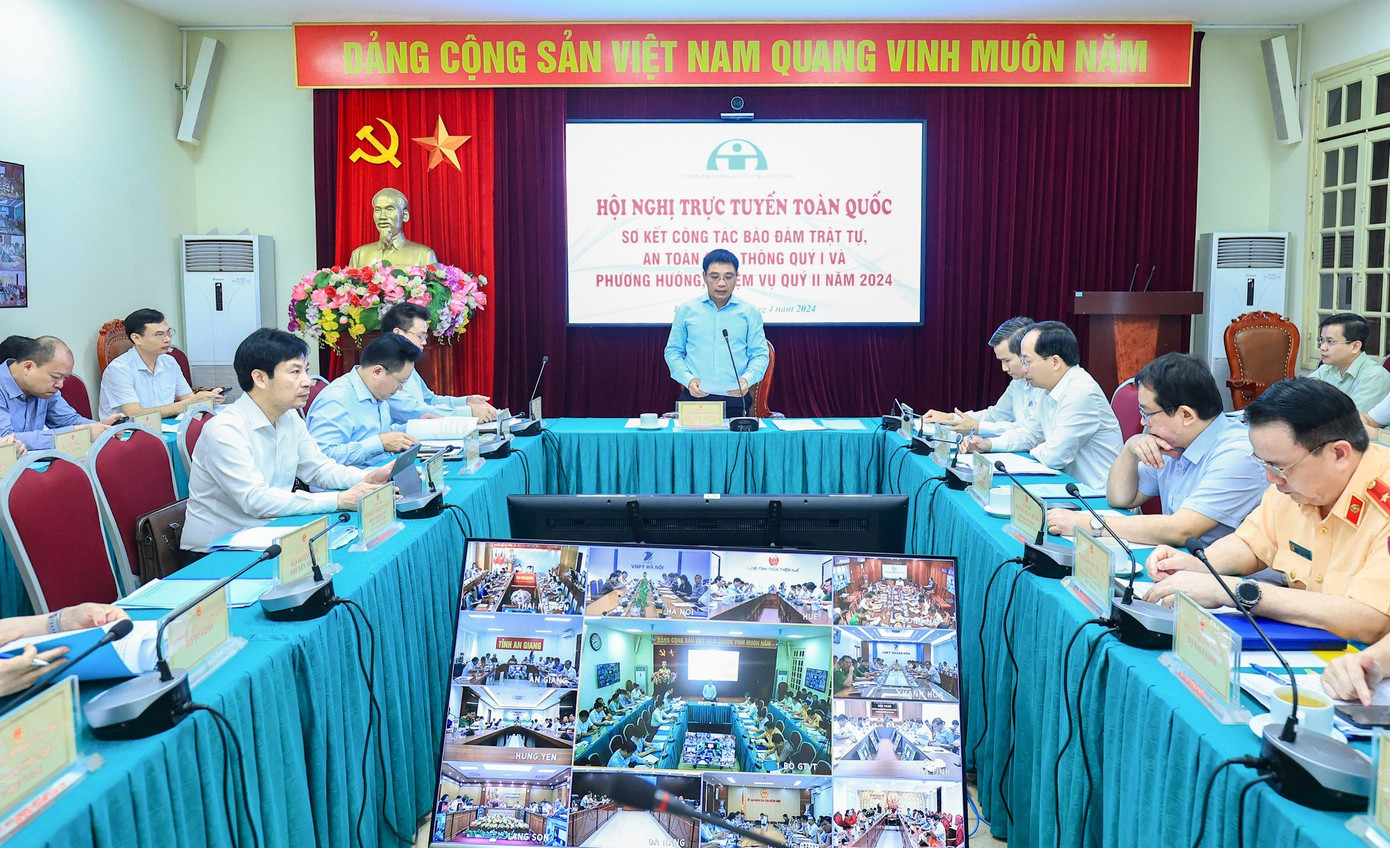 Bộ trưởng GTVT Nguyễn Văn Thắng chủ trì hội nghị sơ kết. Ảnh: Tạ Hải