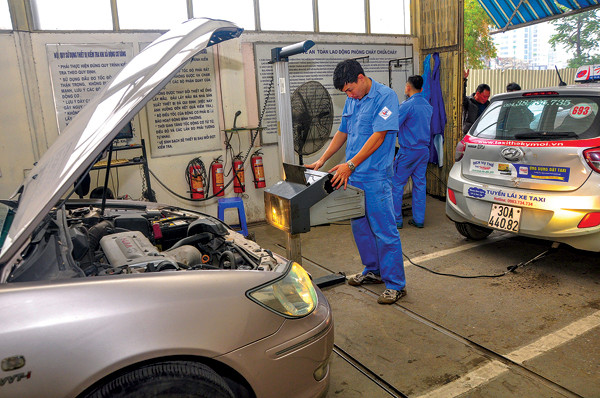 Bộ GTVT đề xuất tạm ngưng thu hồi chứng chỉ hành nghề đối với những đăng kiểm viên bị bị tòa án kết tội, cho hưởng án treo.