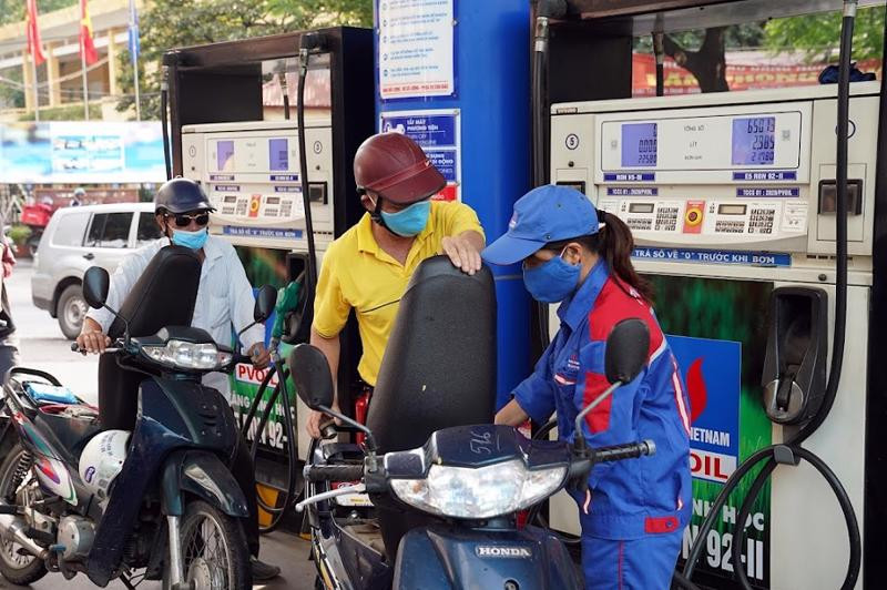 Giá xăng tăng trở lại. Giá xăng tăng trở lại.