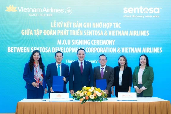 Vietnam Airlines và Tập đoàn Sentosa Development Corporation (SDC) của Singapore ký biên bản ghi nhớ hợp tác