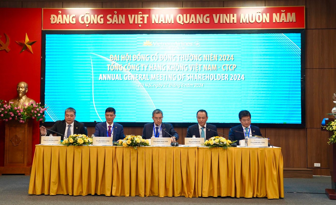 Lãnh đạo Vietnam Airlines cho biết, mục tiêu năm nay hãng sẽ đạt cân đối thu chi. Lãnh đạo Vietnam Airlines cho biết, mục tiêu năm nay hãng sẽ đạt cân đối thu chi.