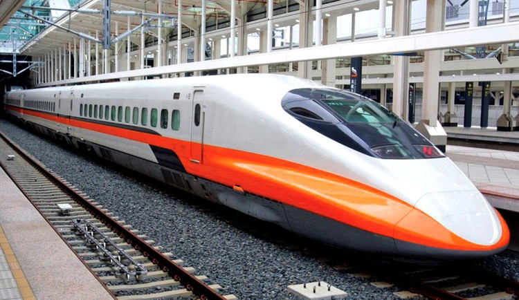 Giá vé đường sắt tốc độ cao dự kiến bằng 75% giá vé máy bay ở mức bình thường. Giá vé đường sắt tốc độ cao dự kiến bằng 75% giá vé máy bay ở mức bình thường.