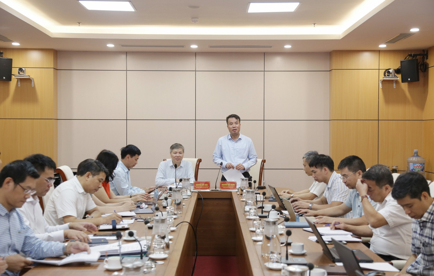 Ông Nguyễn Thế Mạnh - Tổng giám đốc BHXH Việt Nam phát biểu tại hội nghị