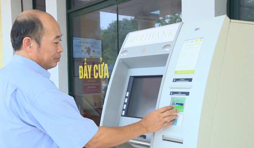 40.000 người ở Đồng Nai nhận lương hưu, trợ cấp BHXH qua tài khoản trong ngày 1/8.