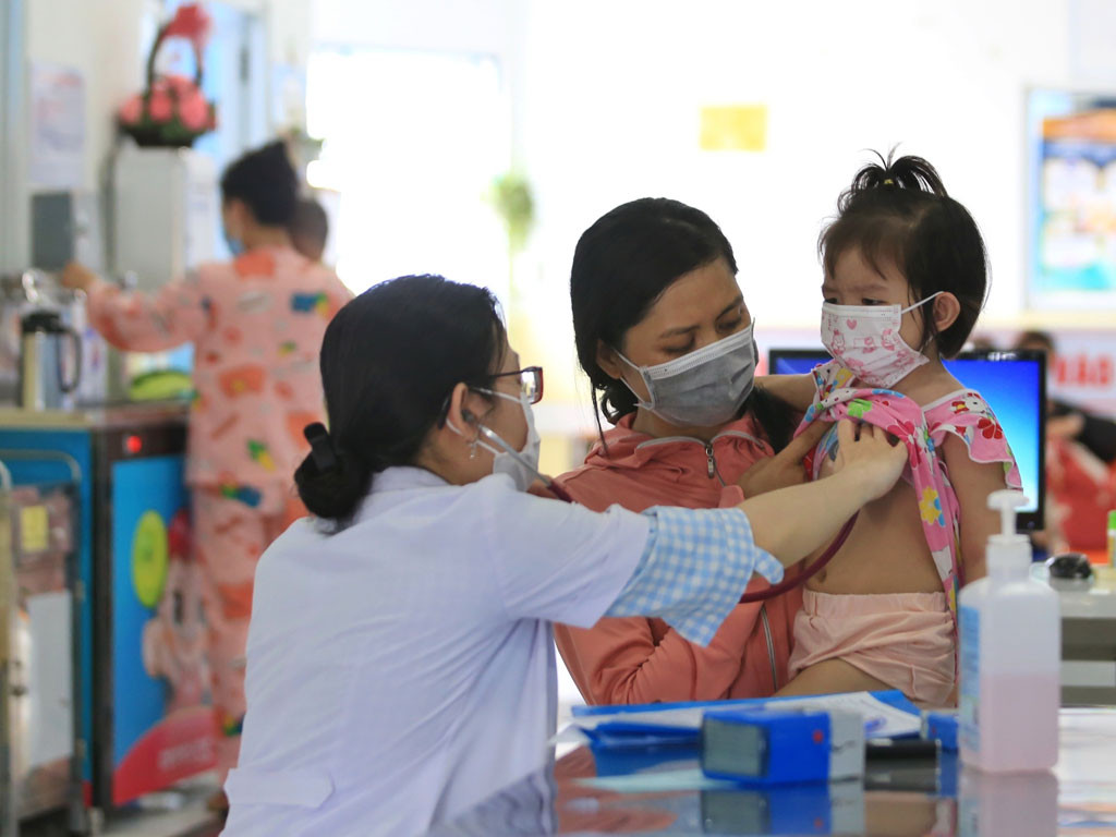 Nhiều trẻ em mắc bệnh hiểm nghèo tham gia BHYT đều được chi trả số tiền khám chữa bệnh lớn. Nhiều trẻ em mắc bệnh hiểm nghèo tham gia BHYT đều được chi trả số tiền khám chữa bệnh lớn.