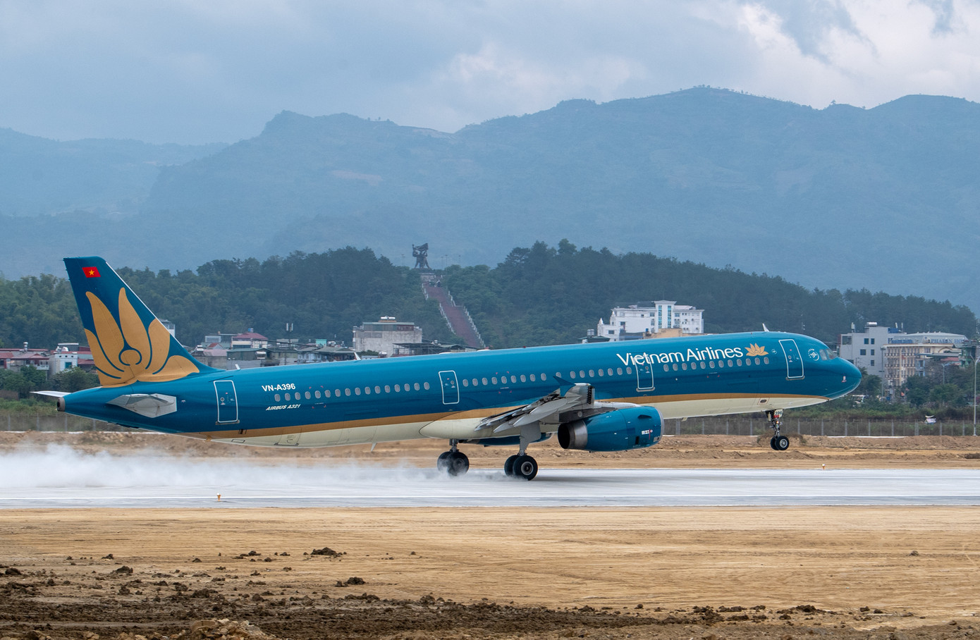 Vietnam Airlines vừa thông báo tăng tần suất gấp đôi đến sân bay Điện Biên.