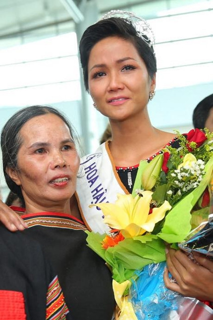 Mẹ H'Hen Niê: Từ nhỏ, Hen đã là một đứa trẻ rất đặc biệt ảnh 1