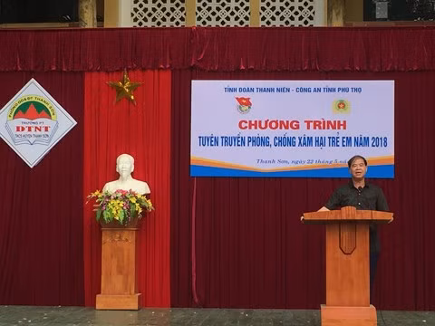 Hiệu trưởng dâm ô trẻ em rao giảng điều gì trước mặt gần 400 học sinh ảnh 1