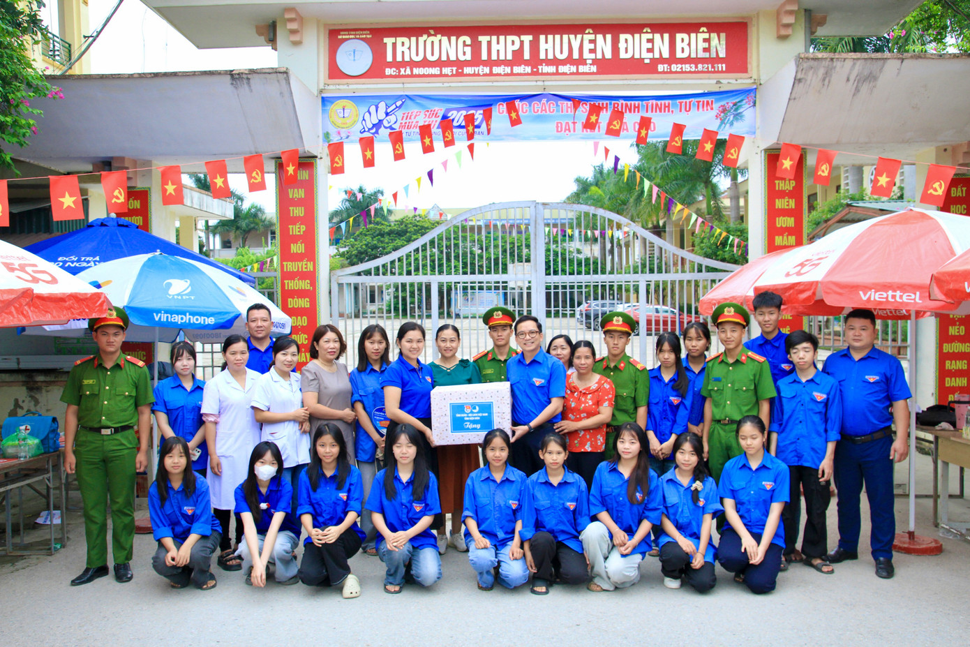 Điện Biên có hơn 5.000 đoàn viên, thanh niên với 90 đội hình đăng ký tình nguyện đăng ký tham gia hỗ trợ tại 28 điểm thi chính thức. Điện Biên có hơn 5.000 đoàn viên, thanh niên với 90 đội hình đăng ký tình nguyện đăng ký tham gia hỗ trợ tại 28 điểm thi chính thức.