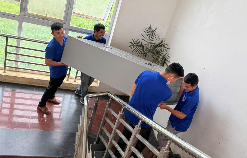 Các đội hình thanh niên tình nguyện đã góp sức thực hiện nhiều phần việc thiết thực như: Tuyên truyền, vận động người dân đồng thuận với việc sáp nhập; Hỗ trợ di chuyển, phân loại hồ sơ, kê xếp bàn ghế, vệ sinh trụ sở hành chính mới...