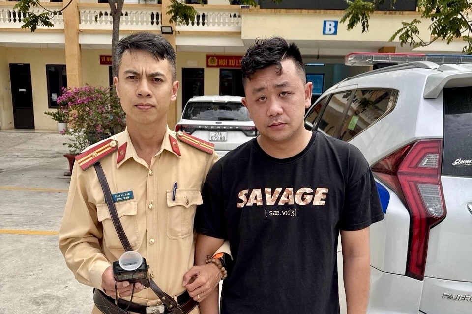 Kết quả kiểm tra nồng độ cồn cho thấy tài xế Đạt có 0,230mg/l khí thở Kết quả kiểm tra nồng độ cồn cho thấy tài xế Đạt có 0,230mg/l khí thở