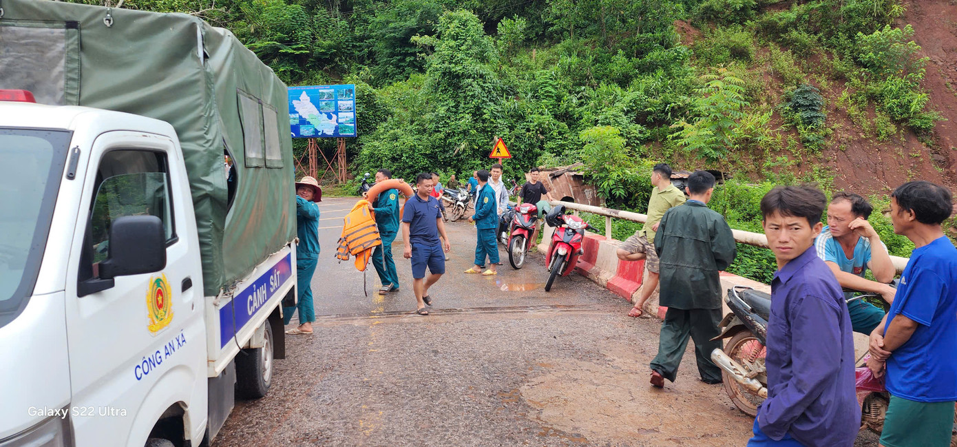 Lực lượng chức năng đang tăng cường tìm kiếm nạn nhân mất tích.