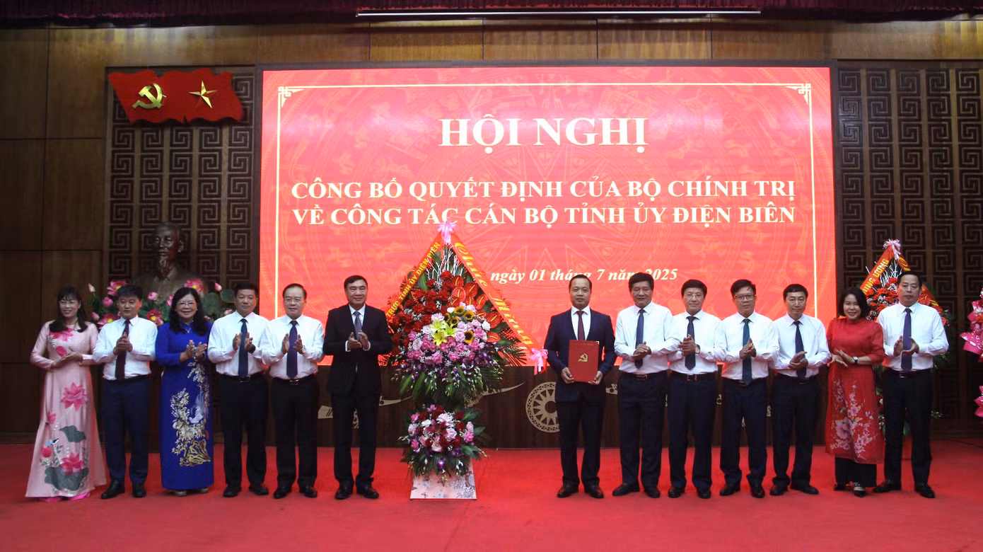 Hội nghị đã công bố loạt quyết định quan trọng về công tác cán bộ.