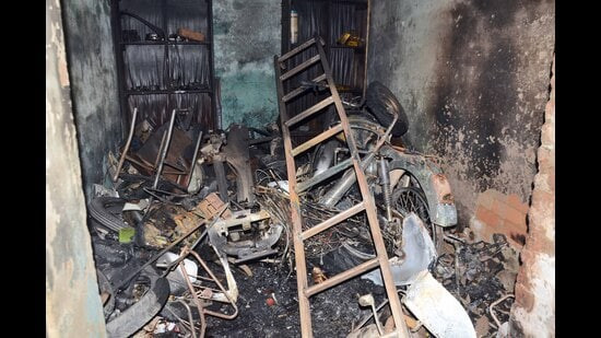 Tủ lạnh phát nổ khiến 5 người bị thương nặng ở Ấn Độ.