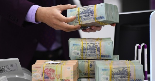 Biên độ điều chỉnh lãi suất vay ngân hàng giữa ưu đãi và sau ưu đãi ở các ngân hàng trong tháng 3/2024 phổ biến từ 2-3,8%. (Ảnh minh họa) Biên độ điều chỉnh lãi suất vay ngân hàng giữa ưu đãi và sau ưu đãi ở các ngân hàng trong tháng 3/2024 phổ biến từ 2-3,8%. (Ảnh minh họa)