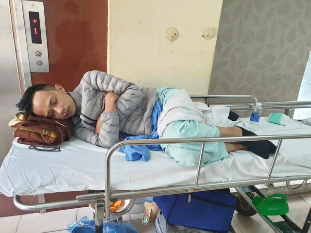 Anh Đức ở thời điểm đang chờ được phẫu thuật. Anh Đức ở thời điểm đang chờ được phẫu thuật.