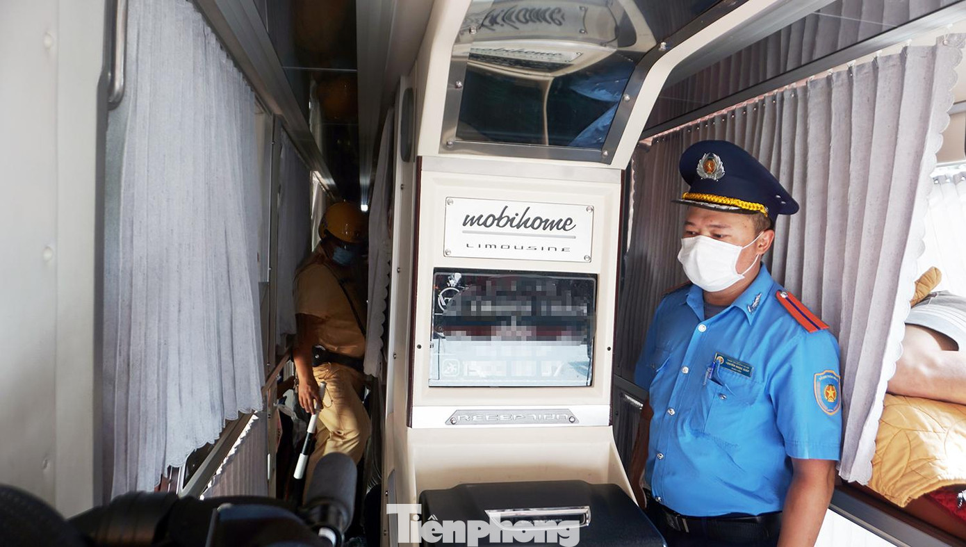 Một số nhà xe đón thêm khách.