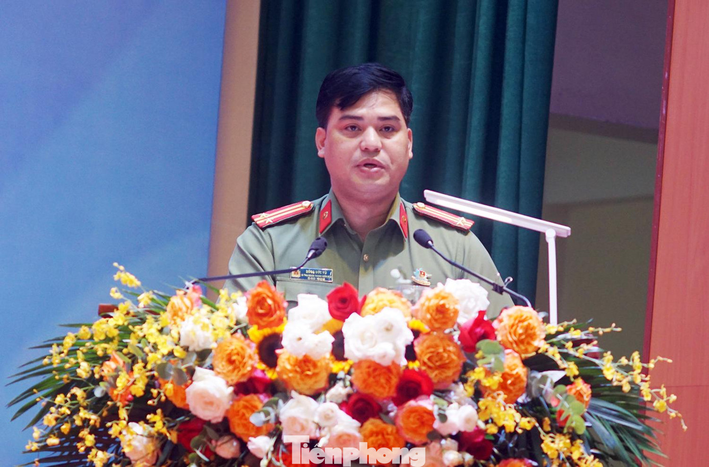 Trung tá Đồng Đức Vũ, Bí thư Đoàn Thanh niên Bộ Công an phát biểu tại đại hội. Trung tá Đồng Đức Vũ, Bí thư Đoàn Thanh niên Bộ Công an phát biểu tại đại hội.