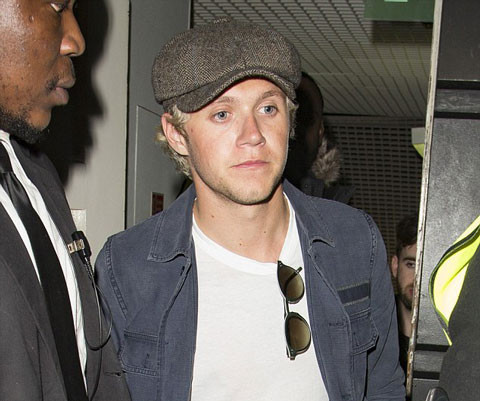 Neymar có mặt ở Anh, chuẩn bị ký hợp đồng với M.U? ảnh 1