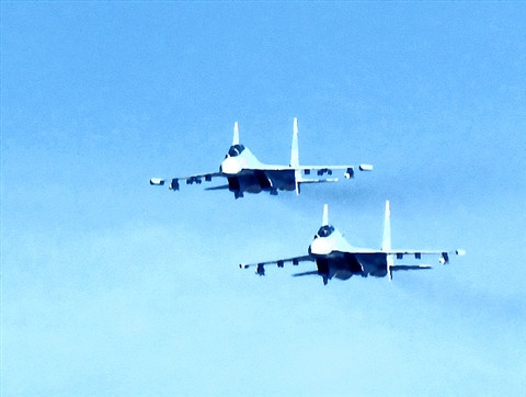 'Hổ mang chúa' Su-30 MK2 (ảnh) và tiêm kích Su-27 của không quân Việt Nam đều có thể mang tên lửa 'sát thủ' diệt hạm Kh-59MK. 'Hổ mang chúa' Su-30 MK2 (ảnh) và tiêm kích Su-27 của không quân Việt Nam đều có thể mang tên lửa 'sát thủ' diệt hạm Kh-59.