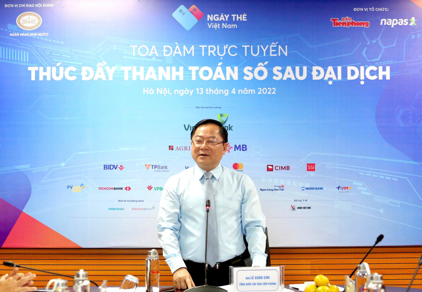 Nhà báo Lê Xuân Sơn - Tổng Biên tập Báo Tiền Phong phát biểu khai mạc buổi tọa đàm