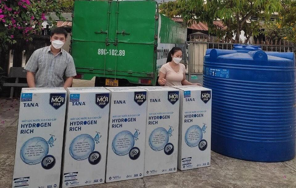 Các sản phẩm được trao tặng cho các trường