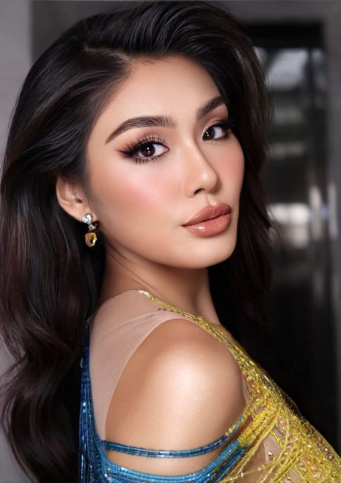 Lê Thảo Nhi khóc, sốc khi bị truất quyền dự thi Miss Universe.
