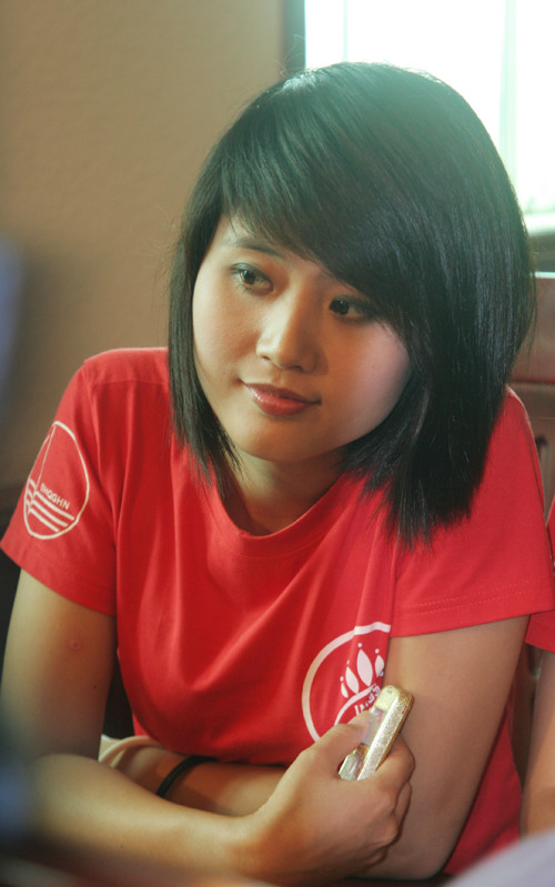 Chăm chú nghe trình bày. Chăm chú nghe trình bày