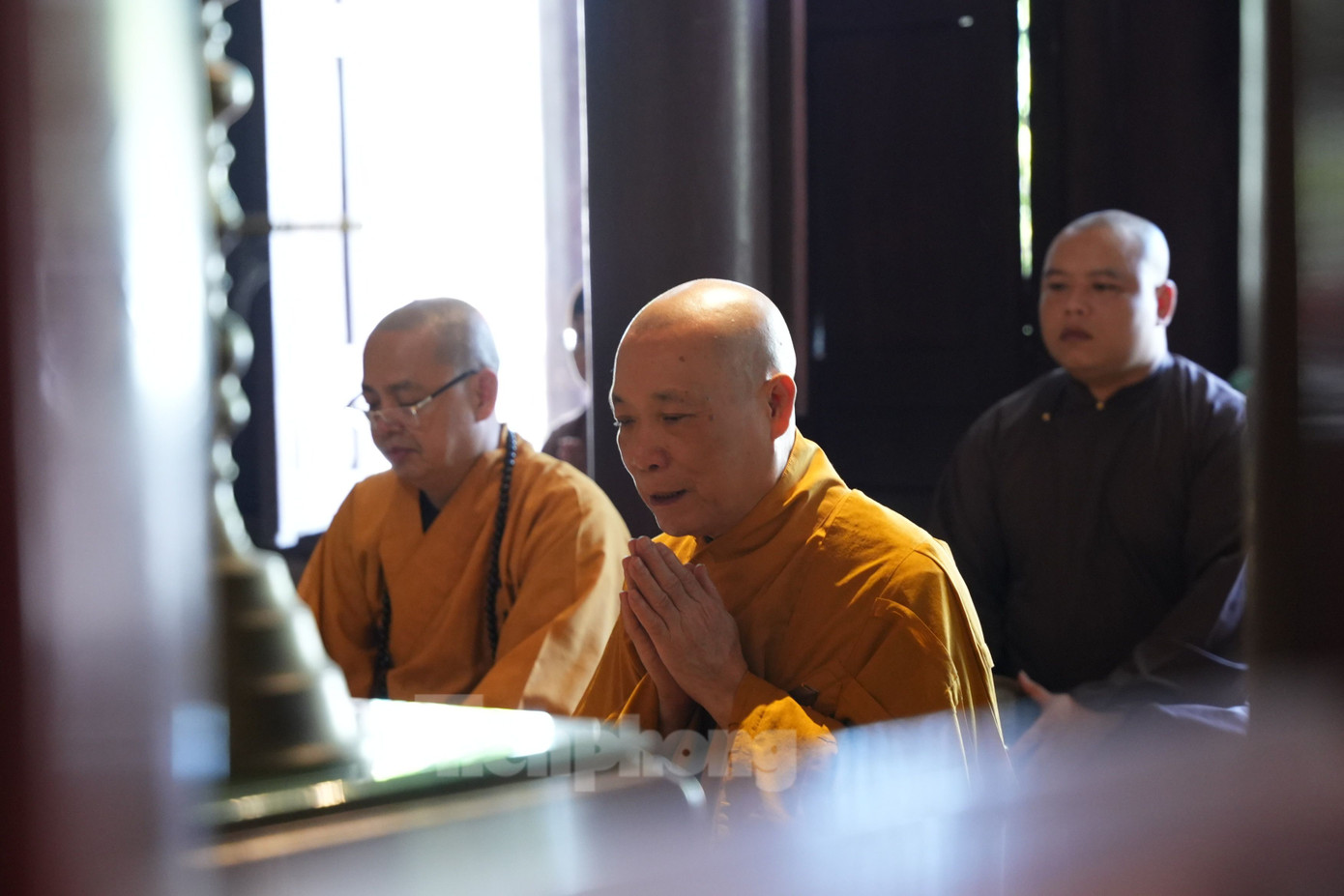 Hòa thượng Thích Bảo Nghiêm đánh giá cao sự chuyển biến tích cực của Phật tử về khuyến cáo không đốt vàng mã. Ảnh: Công Hướng.