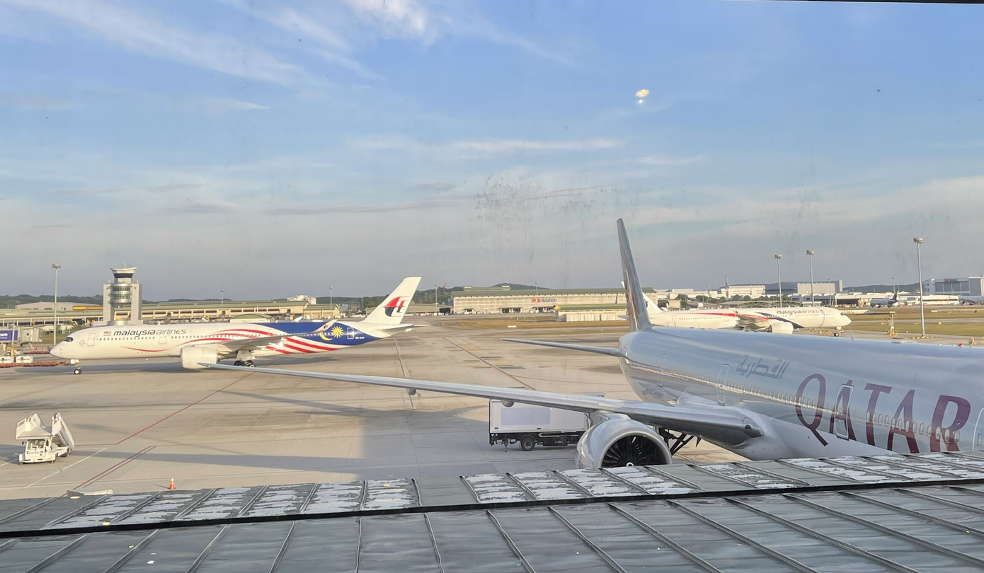 Sân bay quốc tế Kuala Lumpur, Malaysia có hơn 350 chuyến bay bị hoãn do mưa liên tục, đặc biệt là vào những giờ cao điểm buổi tối. Ảnh minh họa: Lộc Liên.