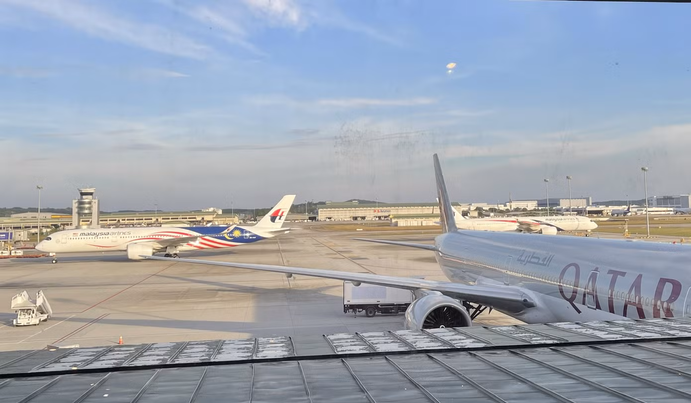 Sân bay quốc tế Kuala Lumpur, Malaysia có hơn 350 chuyến bay bị hoãn do mưa liên tục, đặc biệt là vào những giờ cao điểm buổi tối. Ảnh minh họa: Lộc Liên.