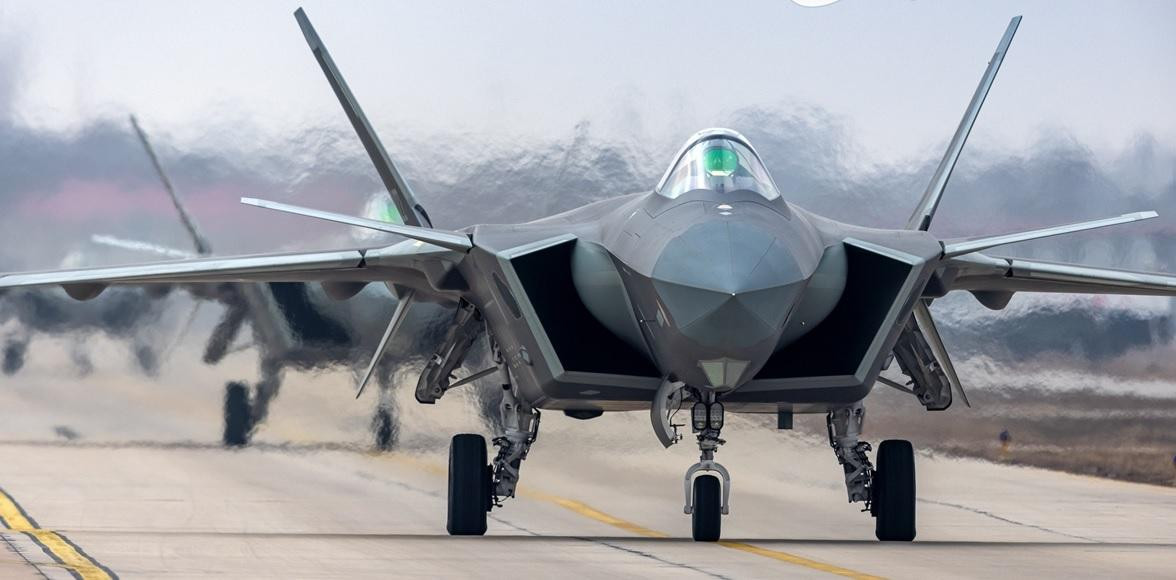 Các máy bay chiến đấu J-20 thuộc một lữ đoàn không quân Trung Quốc bay huấn luyện ngày 7/1/2022. Ảnh: Global Times.