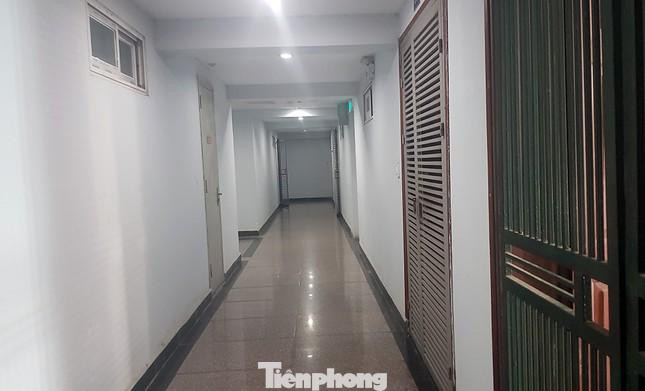 Ngoài ra, chủ đầu tư xây dựng 78 căn hộ không đúng với hồ sơ cấp phép, dẫn đến người mua nhà chưa được cấp Giấy chứng nhận sở hữu nhà ở gây bức xúc, ảnh hưởng đến quyền lợi người mua nhà. “UBND TP Hà Nội không xử lý các sai phạm của chủ đầu tư, để tồn tại nhiều năm gây thất thoát ngân sách”, thông báo kết luận thanh tra nêu rõ.