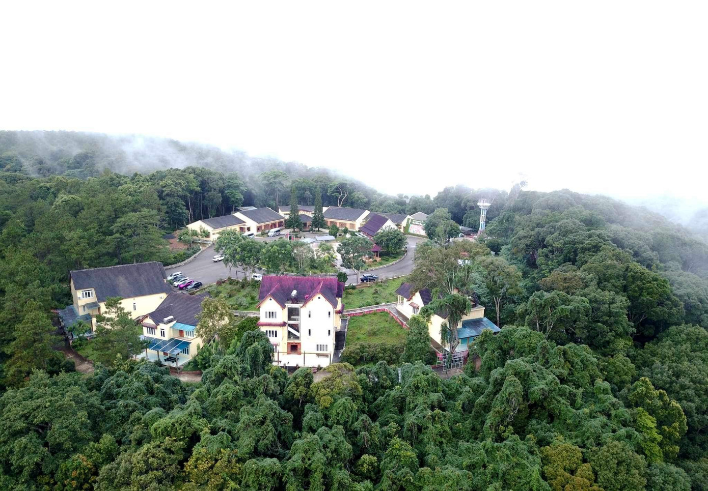 Homstay 9 căn nhà ở và nhà sàn hiện do Cty TNHH Khánh Dương - Măng Đen quản lý