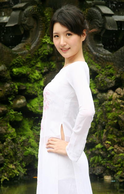 Tô điểm thêm những góc không gian quen thuộc quanh Hồ Gươm: cầu Thê Húc, vườn hoa Con Cóc (Hà Nội)...