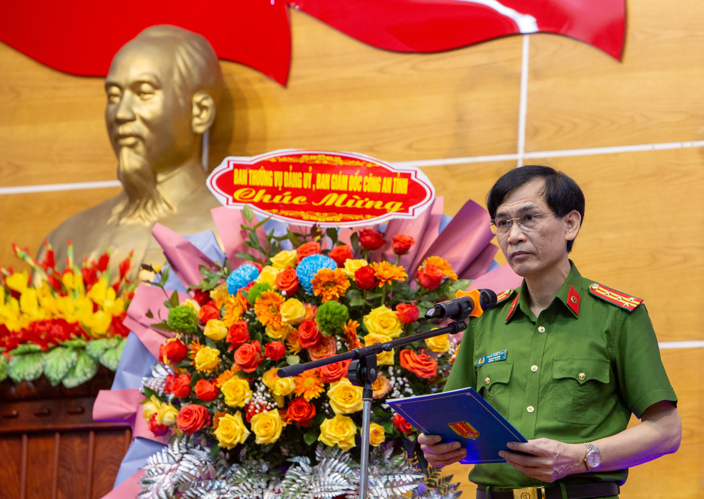 Đại tá Phan Đăng Tĩnh mong muốn lực lượng Đoàn viên, Thanh niên Công an tỉnh Quảng Bình cần rèn luyện phẩm chất, xây dựng hình mẫu Thanh niên Việt Nam “Tâm trong, trí sáng, hoài bão lớn”, “Xung kích, lập công, vì an ninh Tổ quốc”…